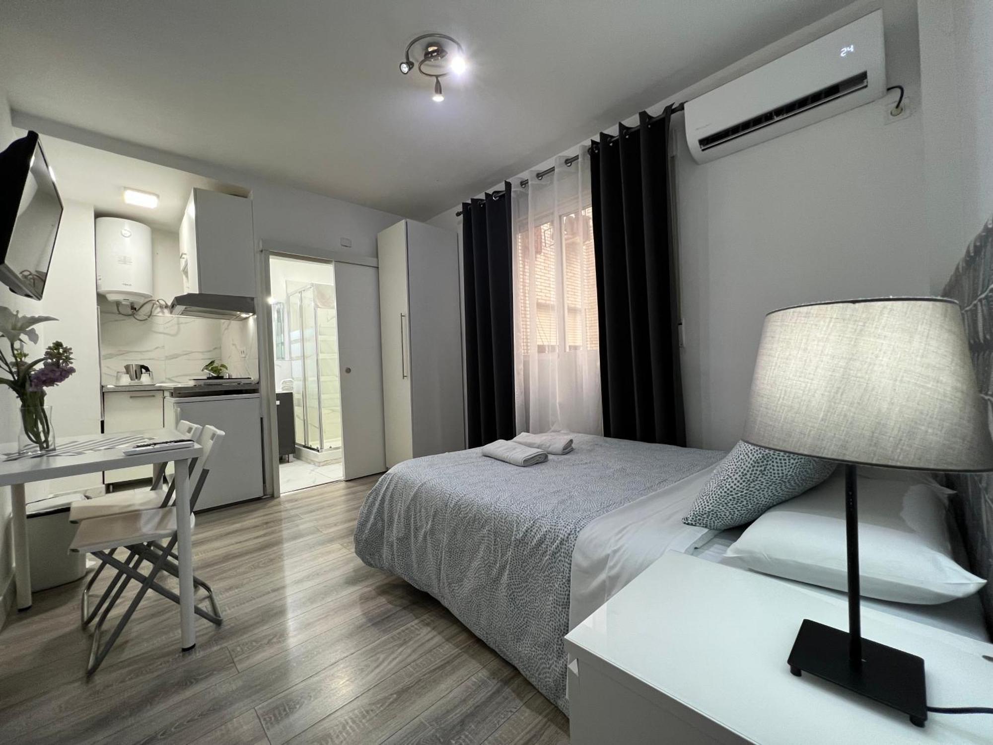 Apartamentos Arapiles Madrid Bagian luar foto