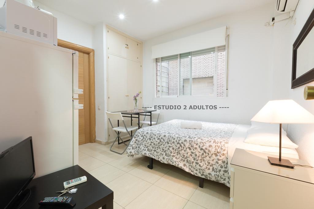 Apartamentos Arapiles Madrid Bagian luar foto