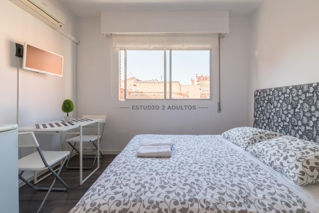 Apartamentos Arapiles Madrid Bagian luar foto