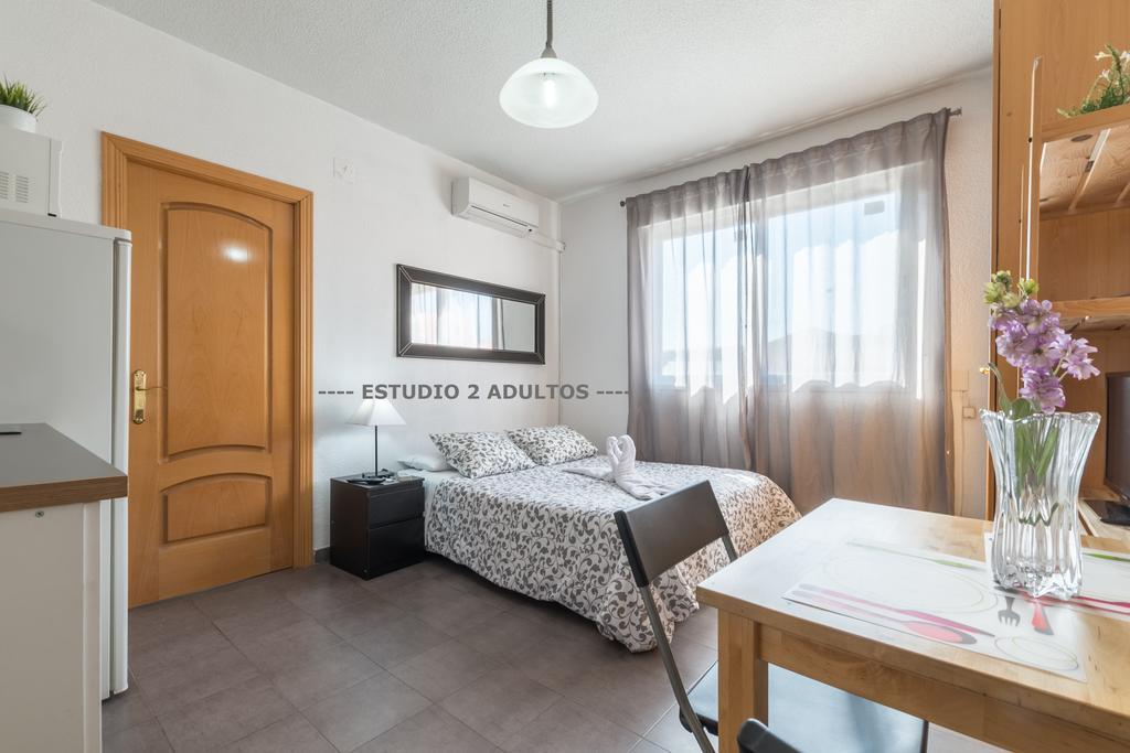 Apartamentos Arapiles Madrid Bagian luar foto