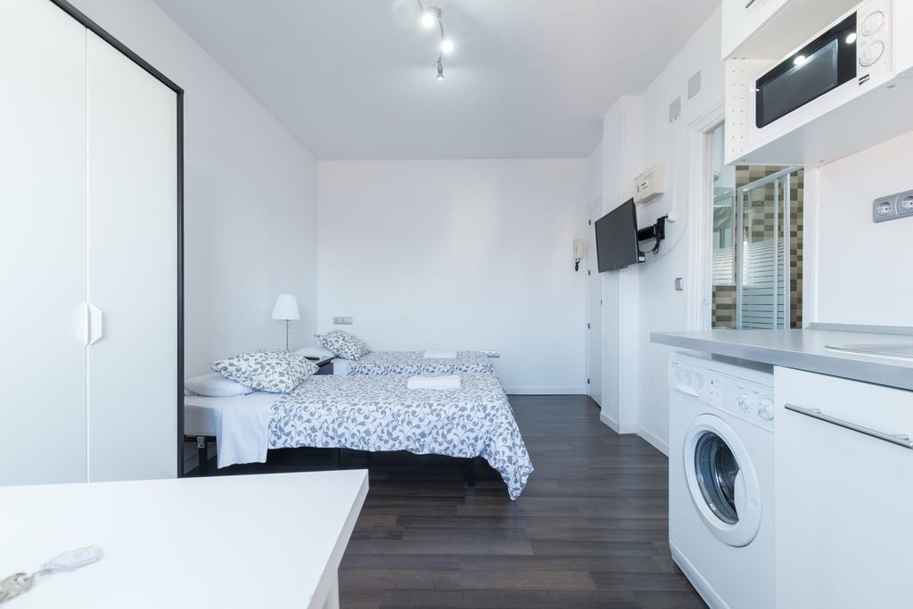 Apartamentos Arapiles Madrid Bagian luar foto