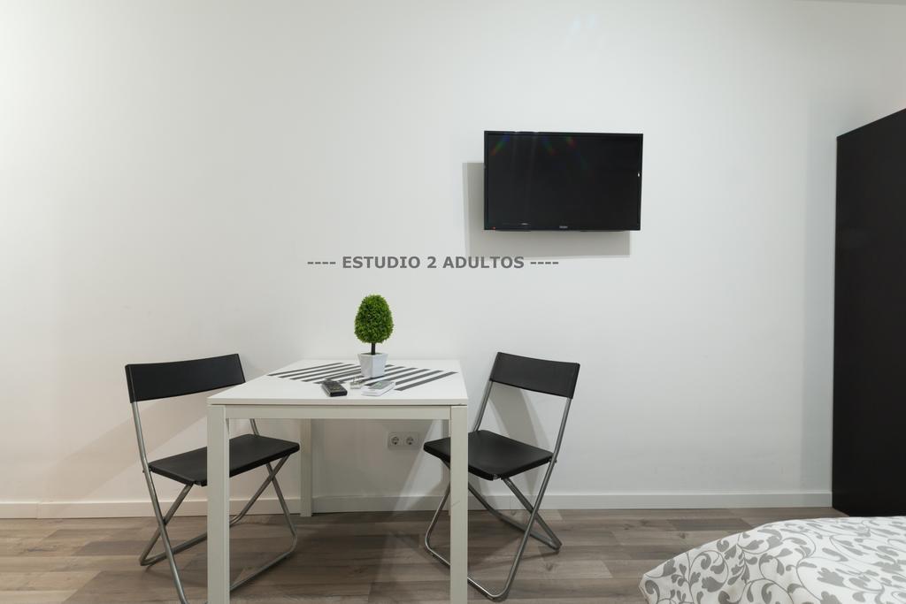 Apartamentos Arapiles Madrid Bagian luar foto