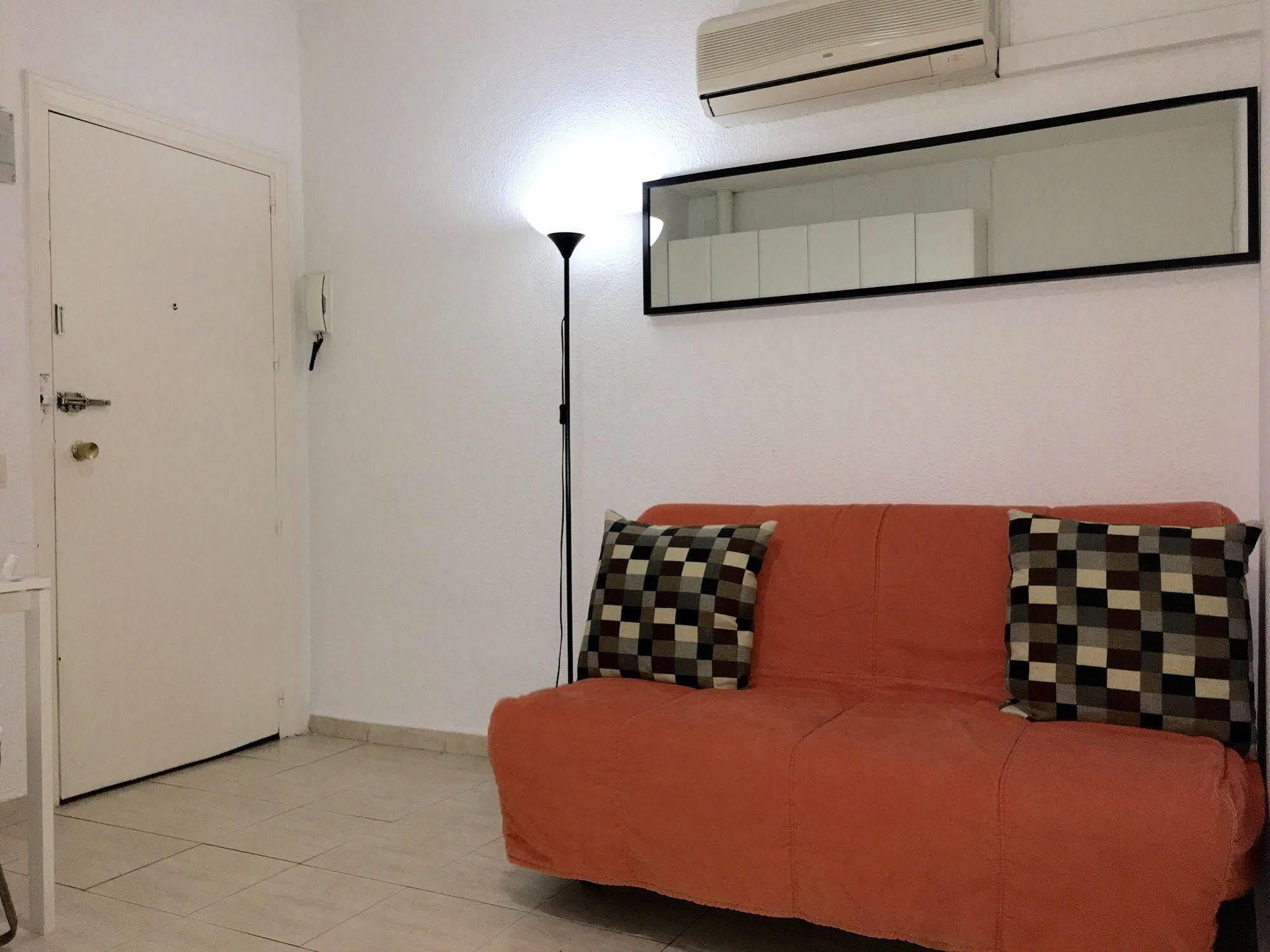 Apartamentos Arapiles Madrid Bagian luar foto