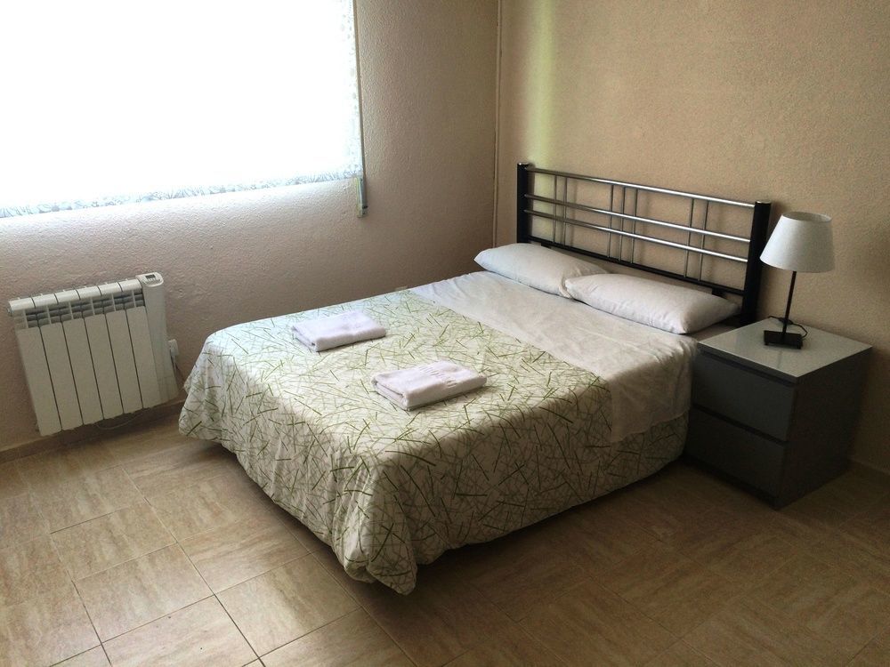 Apartamentos Arapiles Madrid Bagian luar foto