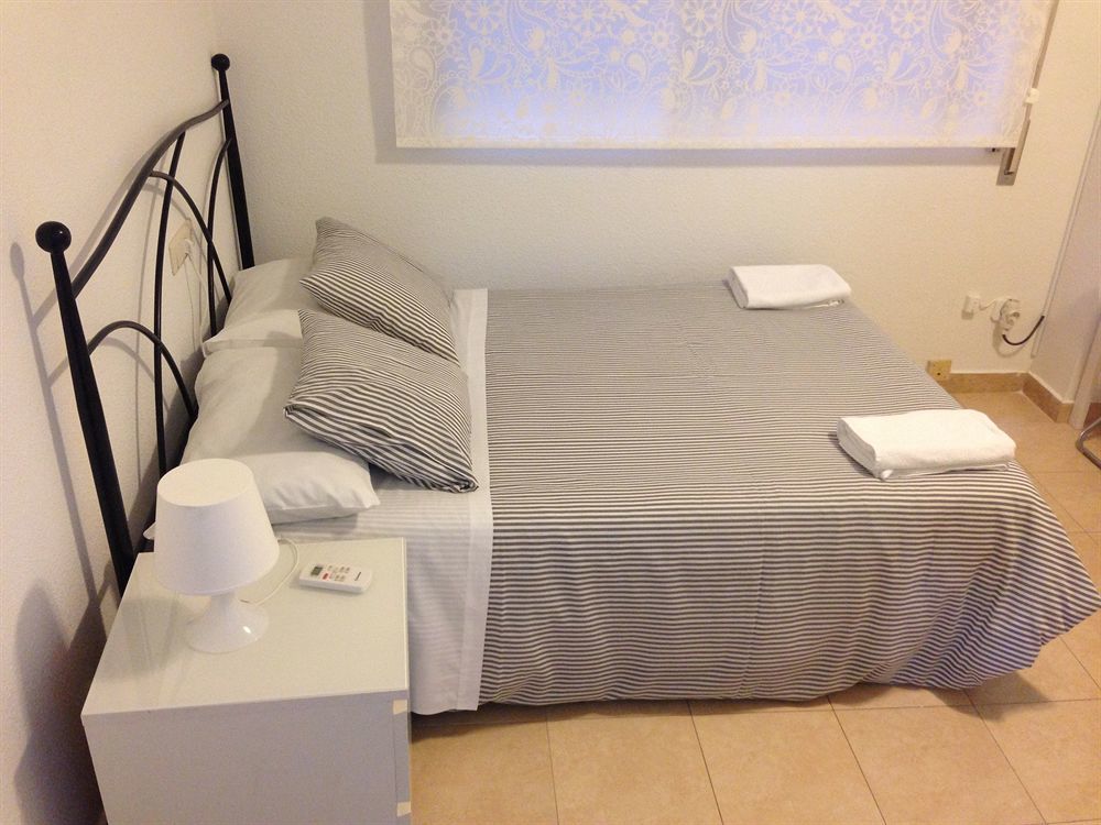 Apartamentos Arapiles Madrid Bagian luar foto