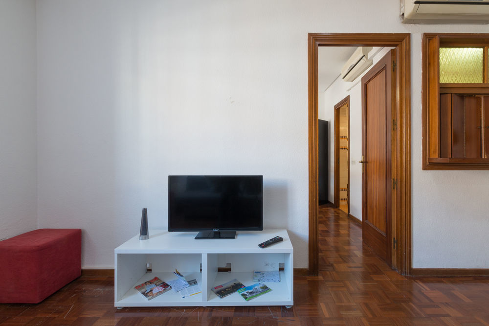 Apartamentos Arapiles Madrid Bagian luar foto